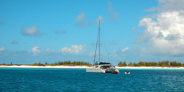 Overnight private luxury catamaran (1)